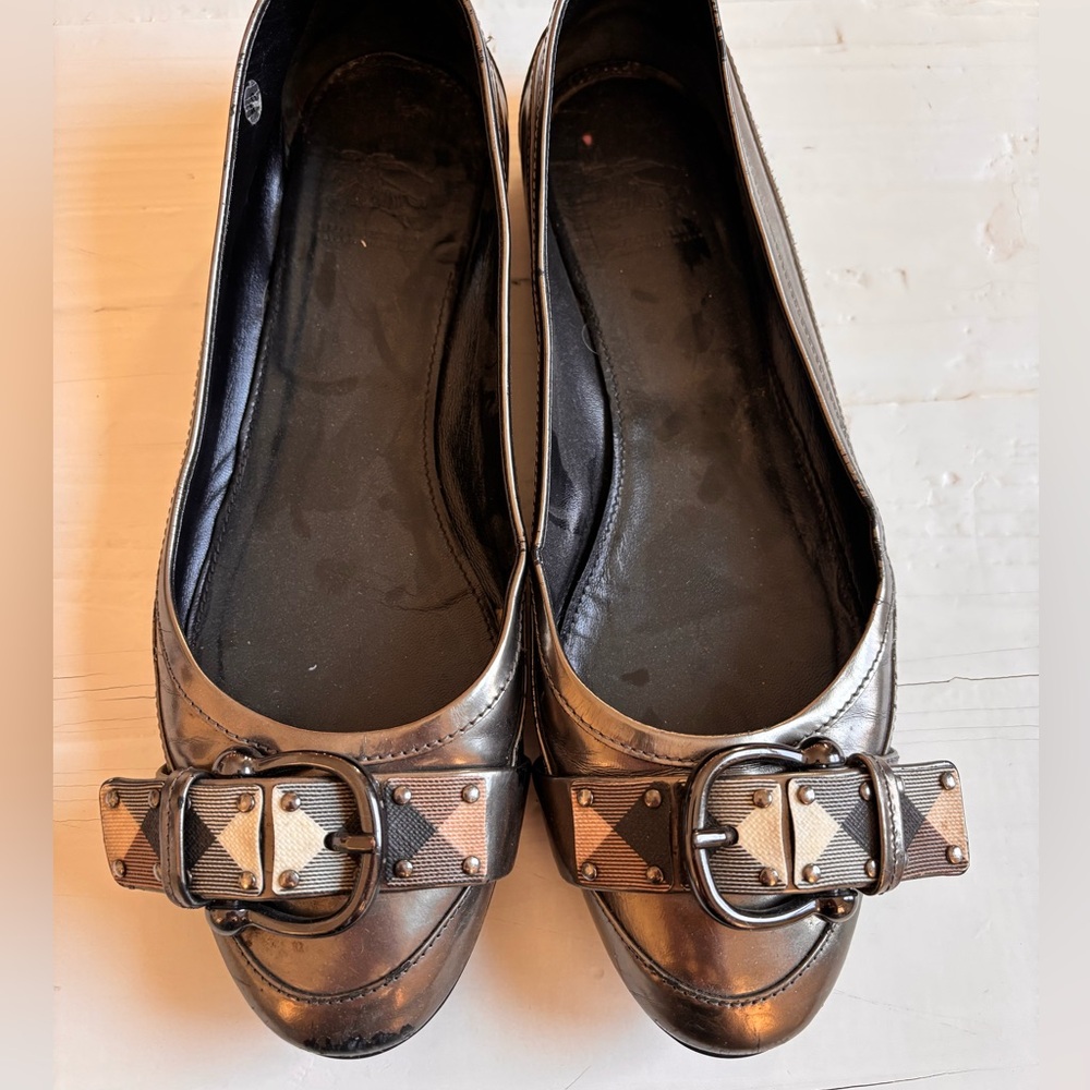 Burberry flats
